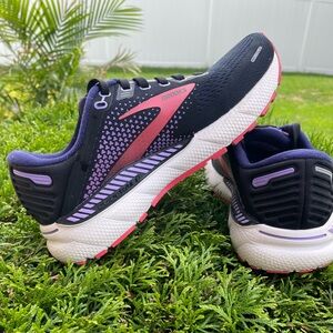Women’s Athletic Shoes by Brooks size 7
